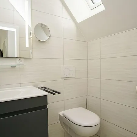 Apartment Rex Rugia Fewo17-5 Strandnah,balkon,sauna,pool Lobbe