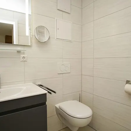 Rex Rugia Haus 17 05