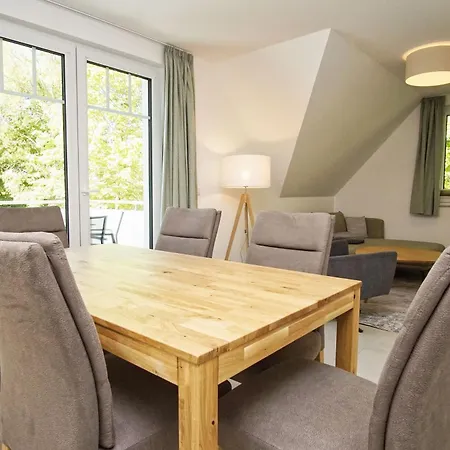 Rex Rugia Haus 17 05 * לובה